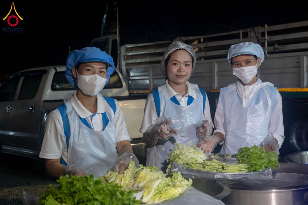 ภาพ No.297811:วันที่ 19 มกราคม พ.ศ. 2569 พิธีถวายภัตตาหารเป็นสังฆทาน แด่พระธรรมยาตรา ณ อนุสรณ์สถานบางปลา วัดบางปลา อำเภอบางเลน จังหวัดนครปฐม ในโครงการธรรมยาตรา กตัญญูบูชา มหาปูชนียาจารย์ พระมงคลเทพมุนี(สด จนฺทสโร) พระผู้ปราบมาร อนุสรณ์สถาน 7 แห่ง ปีที่ 14