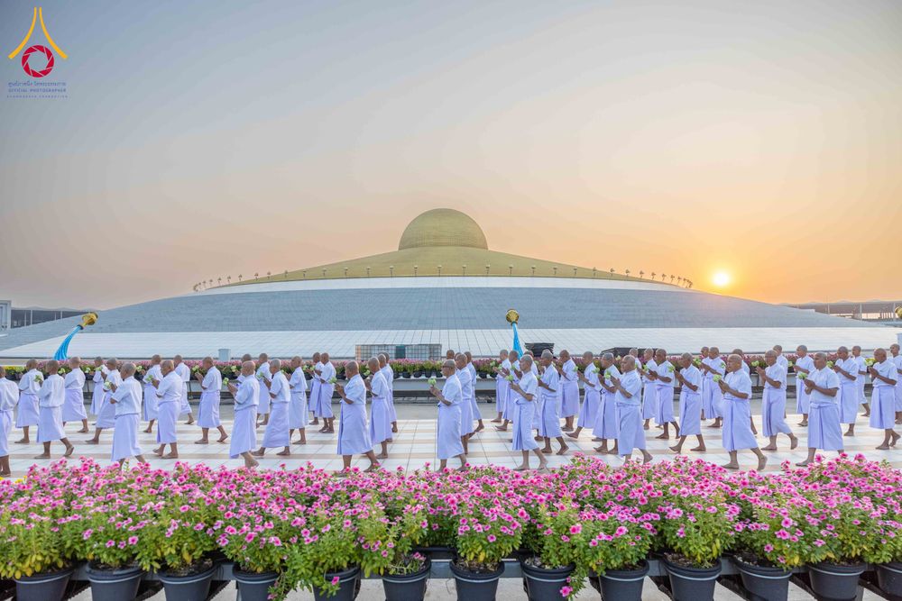 ภาพ No.320811:วันเสาร์ที่ 11 เมษายน พ.ศ.2569 พิธีเวียนประทักษิณ พิธีวันทาเจดีย์ โครงการอุปสมบทหมู่ บูชาธรรมหลวงพ่อธัมมชโย พ.ศ.2569 โครงการอุปสมบทหมู่ธรรมทายาท ระดับอุดมศึกษา รุ่น 53 (ภาคฤดูร้อน) ณ วัดพระธรรมกาย ปทุมธานี