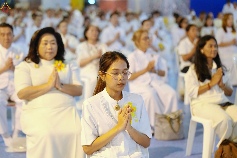 ภาพ No.345901:วันพฤหัสบดีที่ 27 สิงหาคม พ.ศ.2569 พิธีฉลองชัยสวดมนต์บทธัมมจักกัปปวัตตนสูตร 8,657,585,858 จบ ณ มหารัตนวิหารคด วัดพระธรรมกาย
