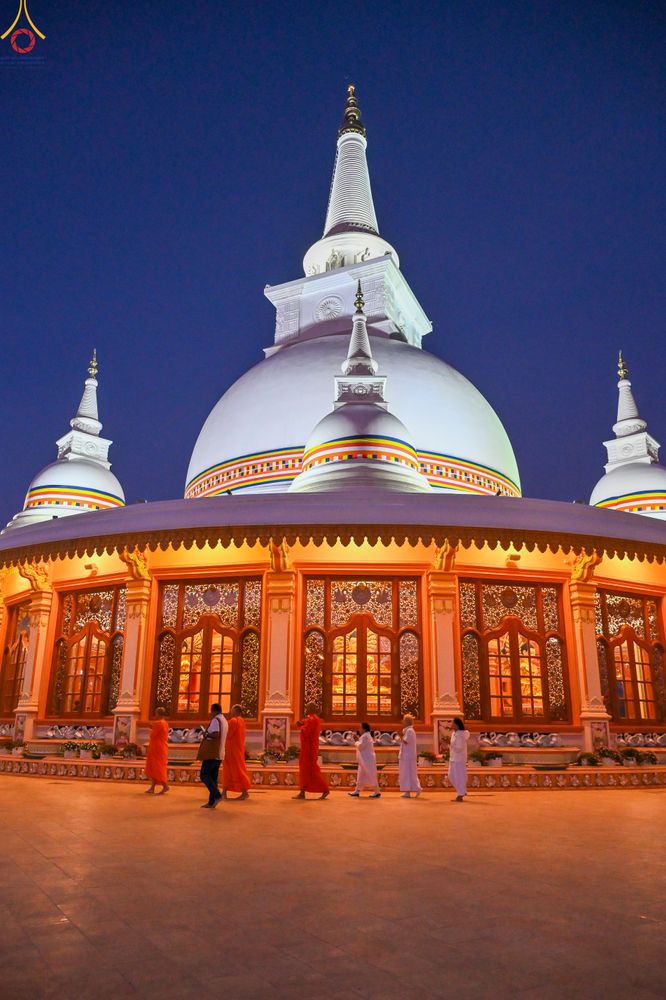 ภาพ No.284287:วันที่ 28 ตุลาคม พ.ศ.2568 กฐินสมทบต่างประเทศ โดยคณะศิษยานุศิษย์ บูชาธรรม 81 ปี หลวงพ่อธัมมชโย ณ วัดมหาเมฆนาวา ศรีลังกา