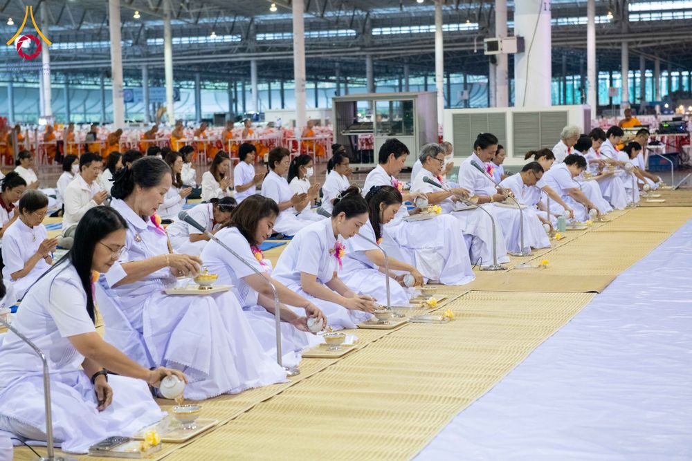 ภาพ No.303121:วันที่ 26 มกราคม พ.ศ. 2569 พิธีถวายภัตตาหารเป็นสังฆทาน แด่พระธรรมยาตรา ณ วัดพระธรรมกาย  จังหวัดปทุมธานี ในโครงการธรรมยาตรา กตัญญูบูชา มหาปูชนียาจารย์ พระมงคลเทพมุนี(สด จนฺทสโร) พระผู้ปราบมาร อนุสรณ์สถาน 7 แห่ง ปีที่ 14