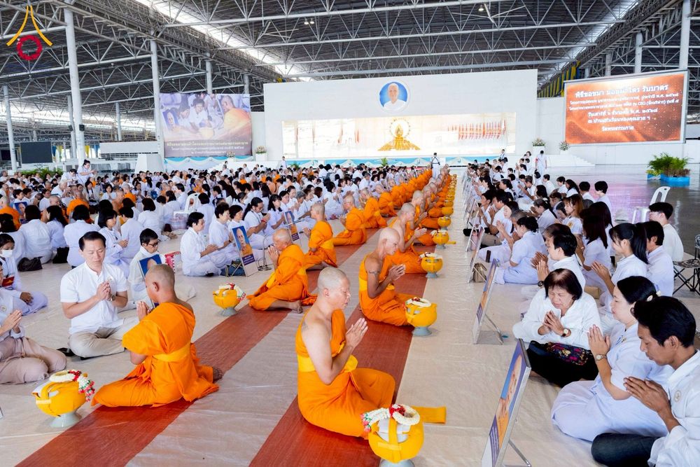 ภาพ No.277812:วันเสาร์ที่ 6 ธันวาคม พ.ศ. 2568 พิธีบรรพชาอุปสมบทและพิธีถวายบาตร โครงการอุปสมบทบูชาธรรมมหาปูชนียาจารย์ ประจำปี พ.ศ.2568 โครงการบวชพระนานาชาติ AEC และ WAB รุ่น CEO (นักบริหาร) รุ่นที่ 5 ณ มหาธรรมกายเจดีย์ วัดพระธรรมกาย