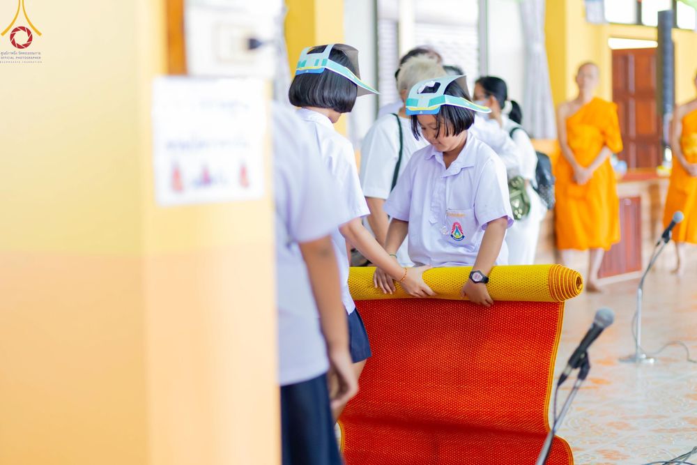 ภาพ No.192215:พิธีทอดผ้าป่าทำนุบำรุงศาสนสถาน ณ วัดนราภิรมย์ ตำบลนราภิรมย์ อำเภอบางเลน จังหวัดนครปฐม ในโครงการธรรมยาตรา กตัญญูบูชา มหาปูชนียาจารย์ พระมงคลเทพมุนี(สด จนฺทสโร) พระผู้ปราบมาร อนุสรณ์สถาน 7 แห่ง ปีที่ 13 วันที่ 9 มกราคม พ.ศ. 2568