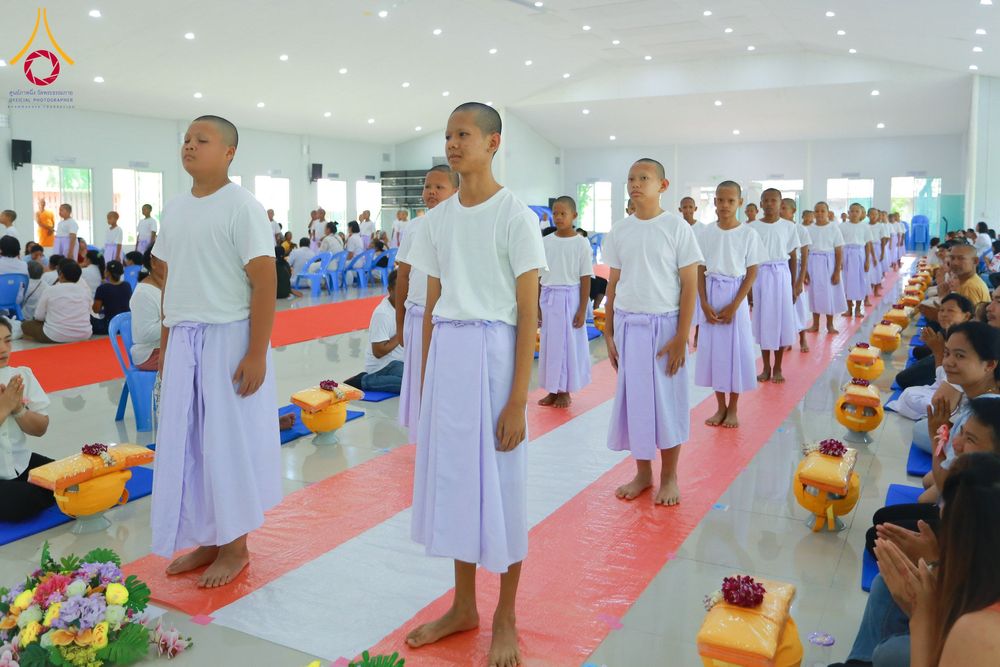 ภาพ No.319640:วันเสาร์ที่ 4 เมษายน พ.ศ.2569 พิธีขอขมา มอบผ้าไตร บรรพชาสามเณร ศูนย์อบรมเยาวชนนครปฐม