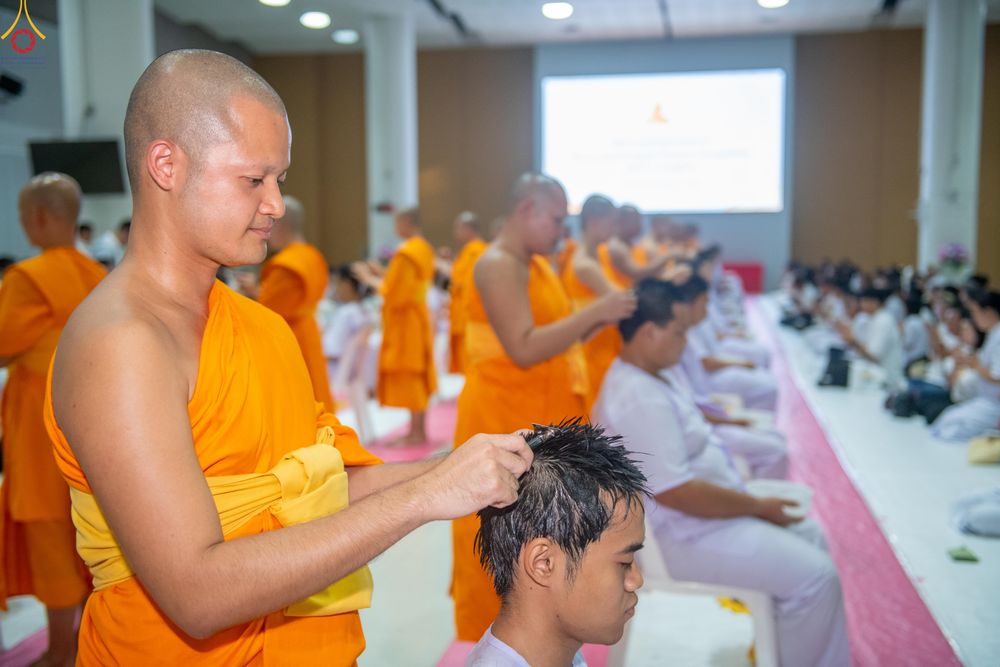 ภาพ No.319318:วันเสาร์ที่ 4 เมษายน พ.ศ.2569 พิธีปลงผมนาคธรรมทายาท โครงการอุปสมบทหมู่ธรรมทายาท ระดับอุดมศึกษา รุ่นที่ 53 ภาคฤดูร้อน ณ มหารัตนวิหารคด 13 วัดพระธรรมกาย