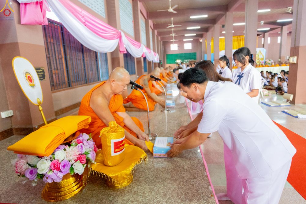 ภาพ No.288556:วันที่ 5 มกราคม พ.ศ. 2569 พิธีทอดผ้าป่าทำนุบำรุงศาสนสถาน ณ วัดอัมพวัน ต.สองพี่น้อง อ.สองพี่น้อง จ.สุพรรณบุรี ในโครงการธรรมยาตรา กตัญญูบูชา มหาปูชนียาจารย์ พระมงคลเทพมุนี(สด จนฺทสโร) พระผู้ปราบมาร อนุสรณ์สถาน 7 แห่ง ปีที่ 14