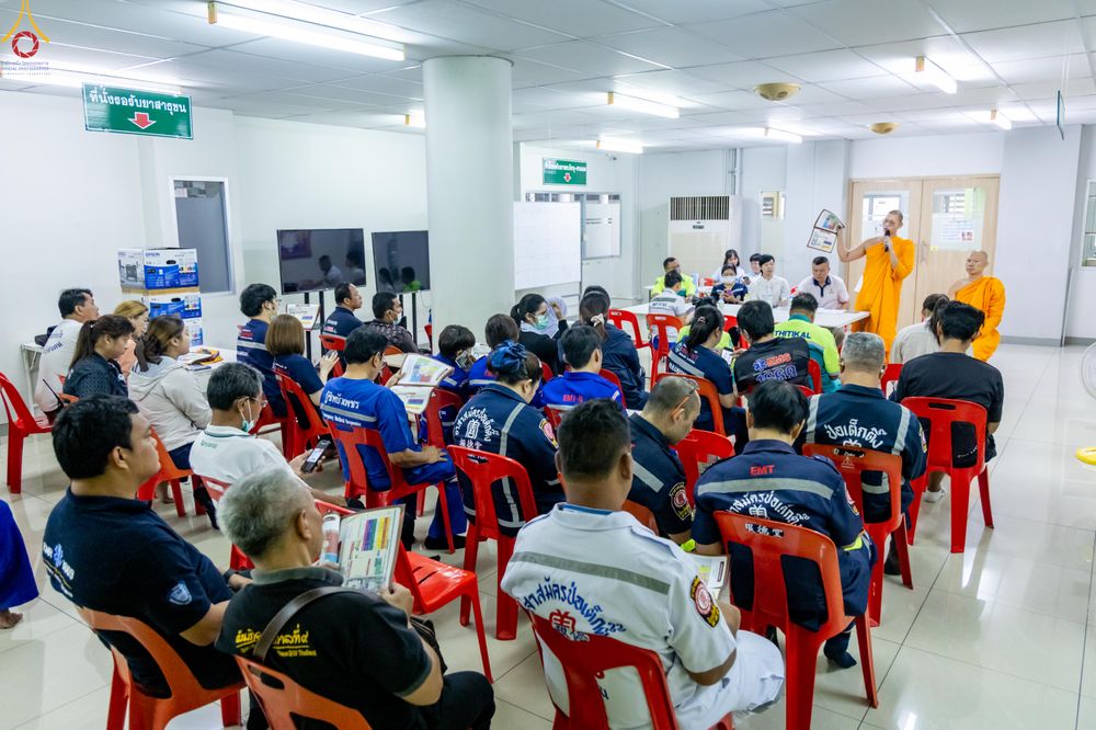 ภาพ No.323208:วันที่ 20 เมษายน พ.ศ.2569 การเตรียมงานของบุคลากรทางการแพทย์ , จุดลงทะเบียนพระสังฆาธิการ , วางกล่องไทยธรรม เพื่องานถวายมหาสังฆทาน 40,000 กว่าวัดทั่วประเทศ วันคุ้มครองโลก 22 เมษายน พ.ศ.2569 วัดพระธรรมกาย
