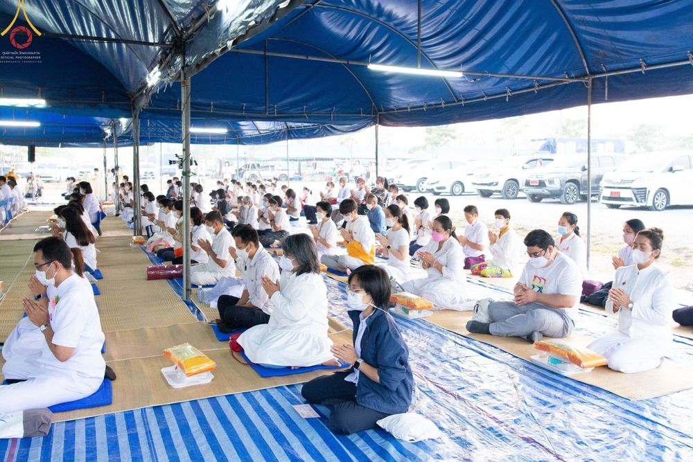 ภาพ No.74485:พิธีถวายภัตตาหารเป็นสังฆทาน แด่คณะพระธรรมยาตราฯ ในโครงการธรรมยาตรากตัญญูบูชา มหาปูชนียาจารย์ พระมงคลเทพมุนี(สด จนฺทสโร) พระผู้ปราบมาร อนุสรณ์สถาน 7 แห่ง ปีที่ 11 วันที่ 27 มกราคม พ.ศ. 2566