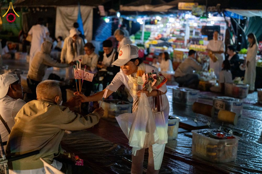 ภาพ No.285873:วันเสาร์ที่ 13 ธันวาคม พ.ศ.2568 พิธีตักบาตรพระภิกษุสามเณร 1,000 รูป ณ บริเวณหน้าอุทยานแห่งชาติเขาใหญ่ อำเภอปากช่อง จ.นครราชสีมา