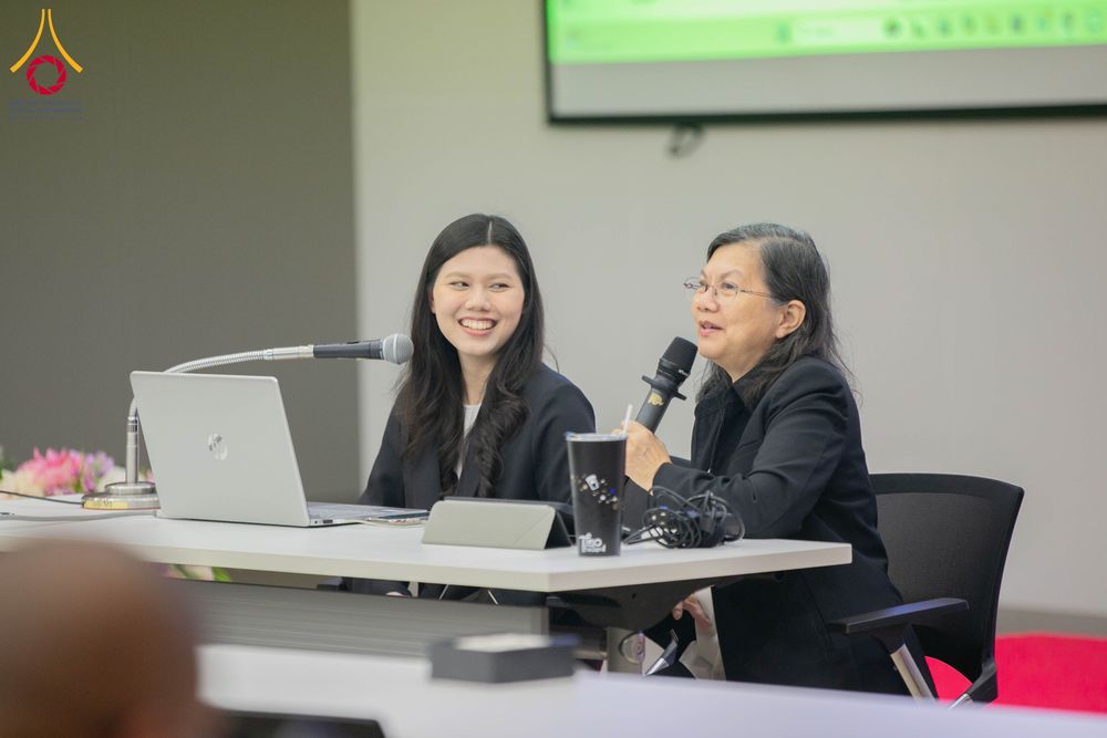 ภาพ No.285100:วันศุกร์ที่12 ธันวาคม พ.ศ.2568  อบรม AI ให้พระเจ้าอาวาสต่างประเทศ โดย แผนกบัณฑิตศึกษา กองวิชาการ ศูนย์พุทธศาสตร์ศึกษา DCI สำนักการศึกษา วัดพระธรรมกาย