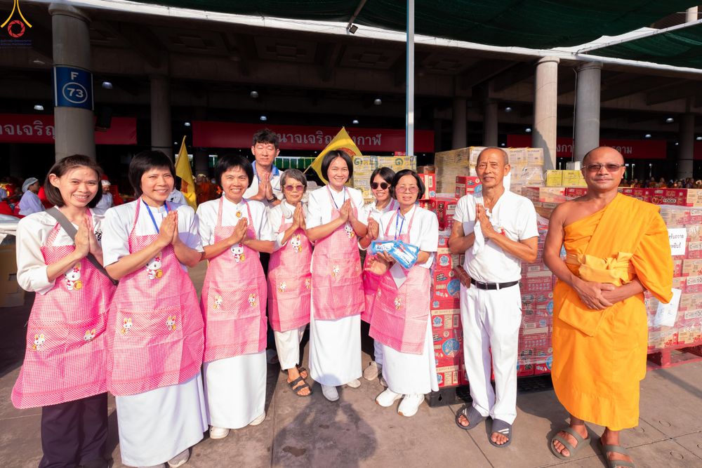 ภาพ No.323930:วันที่ 22 เมษายน พ.ศ.2569 (วันคุ้มครองโลก) พิธีถวายมหาสังฆทาน 40,000 กว่าวัดทั่วประเทศ ณ ลานธรรม พระมหาธรรมกายเจดีย์ วัดพระธรรมกาย