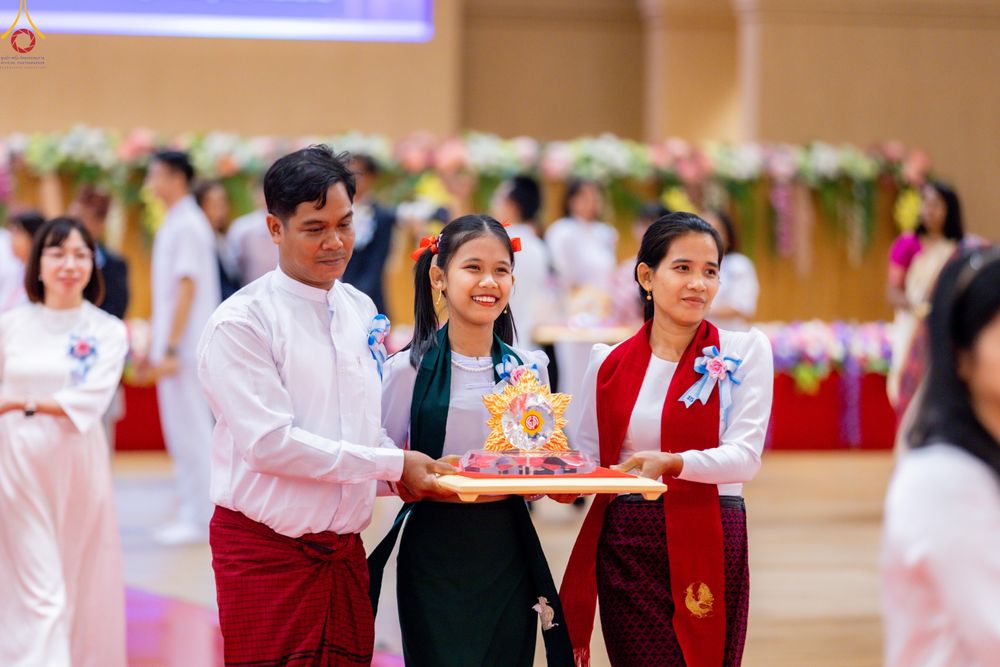 ภาพ No.311839:วันอังคารที่ 3 มีนาคม พ.ศ.2569 พิธีมอบโล่วัชรเกียรติยศ โครงการตอบปัญหาธรรมะทางก้าวหน้า ครั่งที่ 43, พิธีมอบโล่วัชรเกียรติยศ โครงการสอบตอบปัญหาศีลธรรม เพื่อสันติภาพโลก (World-Pec) ครั้งที่ 19 ณ สภาธรรมกายสากล วัดพระธรรมกาย