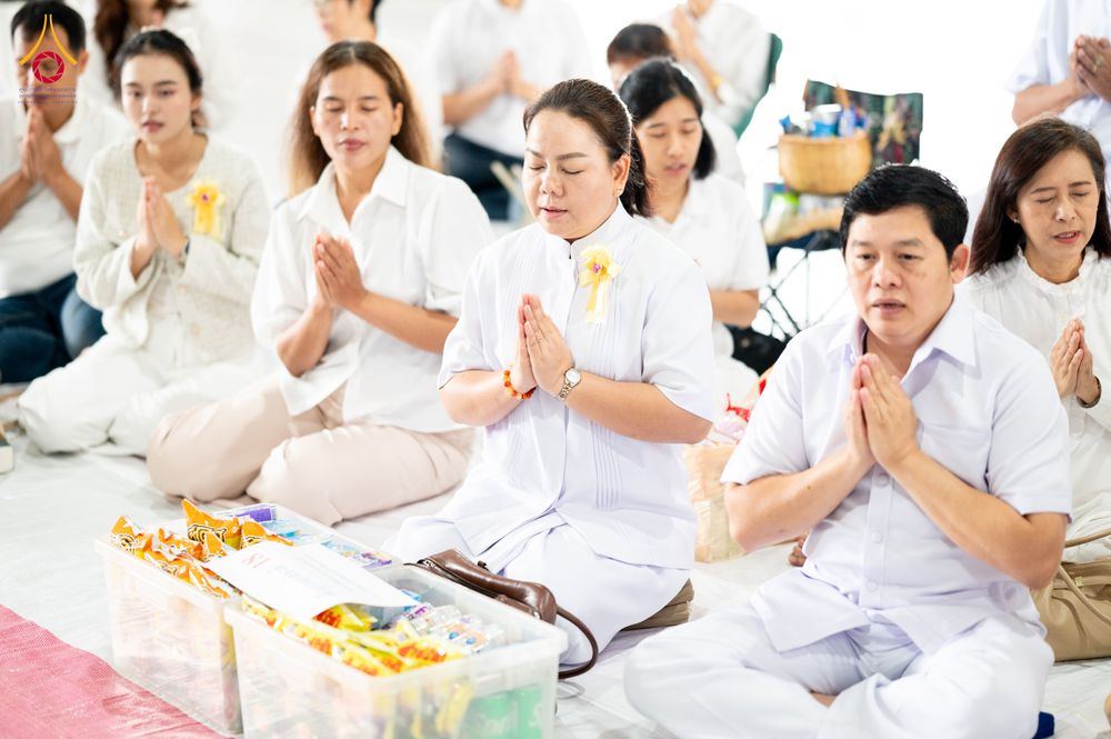 ภาพ No.336058:วันที่ 20 มิถุนายน พ.ศ. 2569 พิธีตักบาตรฉลองพระใหม่ โครงการอุปสมบทธรรมทายาทอุดมศึกษา รุ่นที่ 53