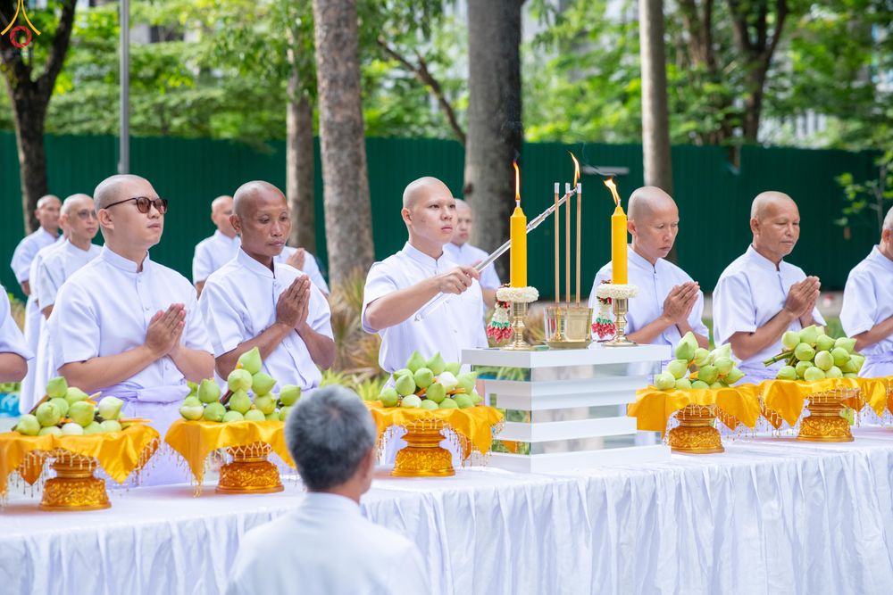 ภาพ No.333814:วันเสาร์ที่ 13 มิถุนายน พ.ศ.2569 พิธีเวียนประทักษิณ , พิธีวันทาสีมา , วันทาพระประธาน , พิธีขอขมาและมอบผ้าไตร โครงการอุปสมบทหมู่ผู้บริหาร รุ่นที่ 16 , โครงการอุปสมบทหมู่ธรรมทายาท ระดับอุดมศึกษา รุ่นที่ 53 (ภาคฤดูฝน) ณ โบสถ์พระไตรปิฏก วัดพระธรรมกาย