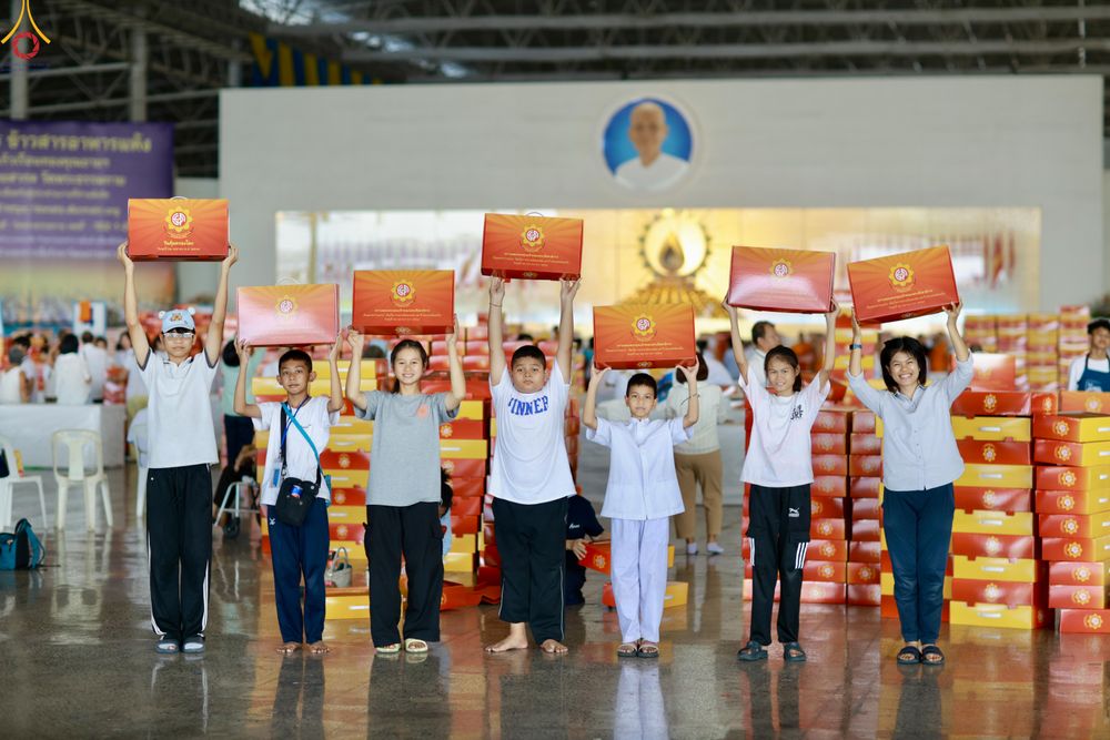 ภาพ No.320570:วันที่ 10 เมษายน พ.ศ.2569 การเตรียมกล่องไทยธรรม เพื่องานถวายมหาสังฆทาน 40,000 กว่าวัดทั่วประเทศ วันคุ้มครองโลก 22 เมษายน พ.ศ.2569 วัดพระธรรมกาย