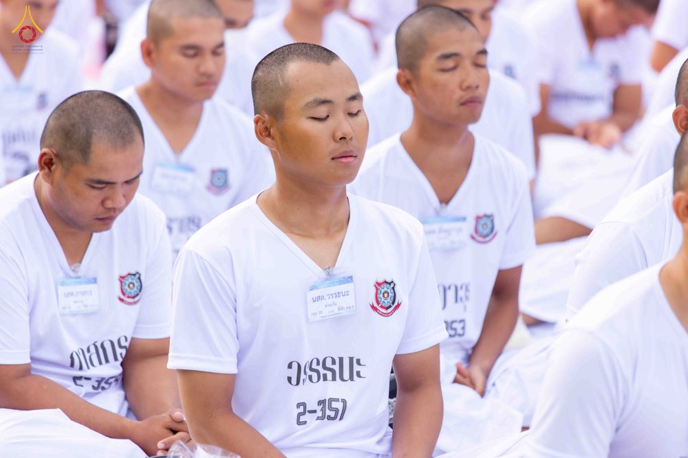 ภาพ No.340969:วันที่ 26 กรกฎาคม พ.ศ. 2569 โครงการพัฒนาคุณธรรม จริยธรรม สำหรับนักเรียนนายสิบตำรวจ (นสต.) รุ่นที่ 17 ศูนย์ฝึกอบรมตำรวจภูธรภาค 1 ได้จัดกิจกรรม ตักบาตรเพื่อน้อมอุทิศถวายเพื่อเป็นพระราชกุศลฯ  และปฏิบัติธรรม ติวธรรมมะ ณ ศูนย์ปฏิบัติธรรมเวิล์ดพีช วัลเล่ย์ (Wo