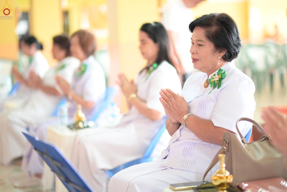 ภาพ No.291218:วันที่ 9 มกราคม พ.ศ. 2569 พิธีทอดผ้าป่าทำนุบำรุงศาสนสถาน ณ วัดนาราภิรมย์ อ.บางเลน จ.นครปฐม ในโครงการธรรมยาตรา กตัญญูบูชา มหาปูชนียาจารย์ พระมงคลเทพมุนี(สด จนฺทสโร) พระผู้ปราบมาร อนุสรณ์สถาน 7 แห่ง ปีที่ 14