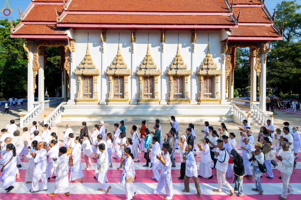 ภาพ No.293277:วันที่ 12 มกราคม พ.ศ. 2569 พิธีทอดผ้าป่าทำนุบำรุงศาสนสถาน ณ วัดพรสวรรค์ อ.สองพี่น้อง จ.สุพรรณบุรี ในโครงการธรรมยาตรา กตัญญูบูชา มหาปูชนียาจารย์ พระมงคลเทพมุนี(สด จนฺทสโร) พระผู้ปราบมาร อนุสรณ์สถาน 7 แห่ง ปีที่ 14