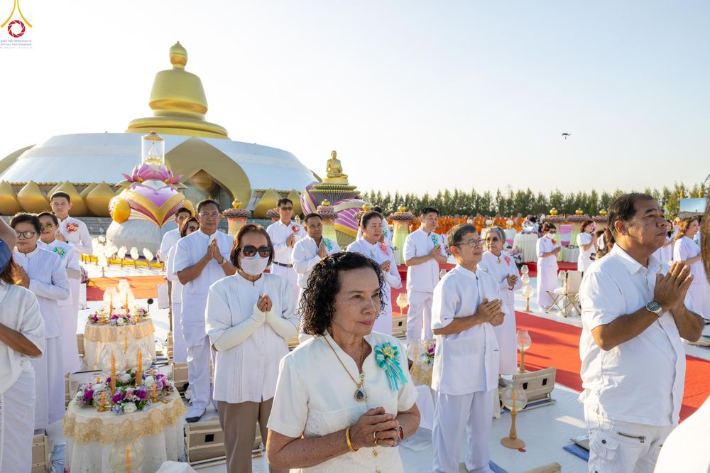 ภาพ No.301949:วันที่ 23 มกราคม พ.ศ. 2569 พิธีจุดประทีปธรรมถวายเป็นพุทธบูชา และบูชาธรรมมหาปูชนียาจารย์  ณ อนุสรณ์สถานลำดับที่ 5 สถานที่เผยแผ่วิชชาธรรมกายครั้งแรก อนุสรณ์สถานบางปลา วัดบางปลา อำเภอบางเลน จังหวัดนครปฐม ในโครงการธรรมยาตรา กตัญญูบูชา มหาปูชนียาจารย์ พระมงคล