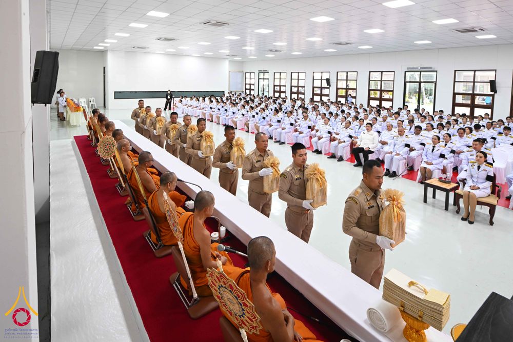 ภาพ No.344253:วันที่ 12 สิงหาคม พ.ศ. 2569  พสกนิกรชาวอำเภอคลองหลวง พร้อมใจร่วมพิธีสวดพระพุทธมนต์และทำบุญตักบาตรถวายพระราชกุศล เนื่องในวันคล้ายวันพระราชสมภพ สมเด็จพระบรมราชชนนีพันปีหลวง และวันแม่แห่งชาติ 12 สิงหาคม 2569
