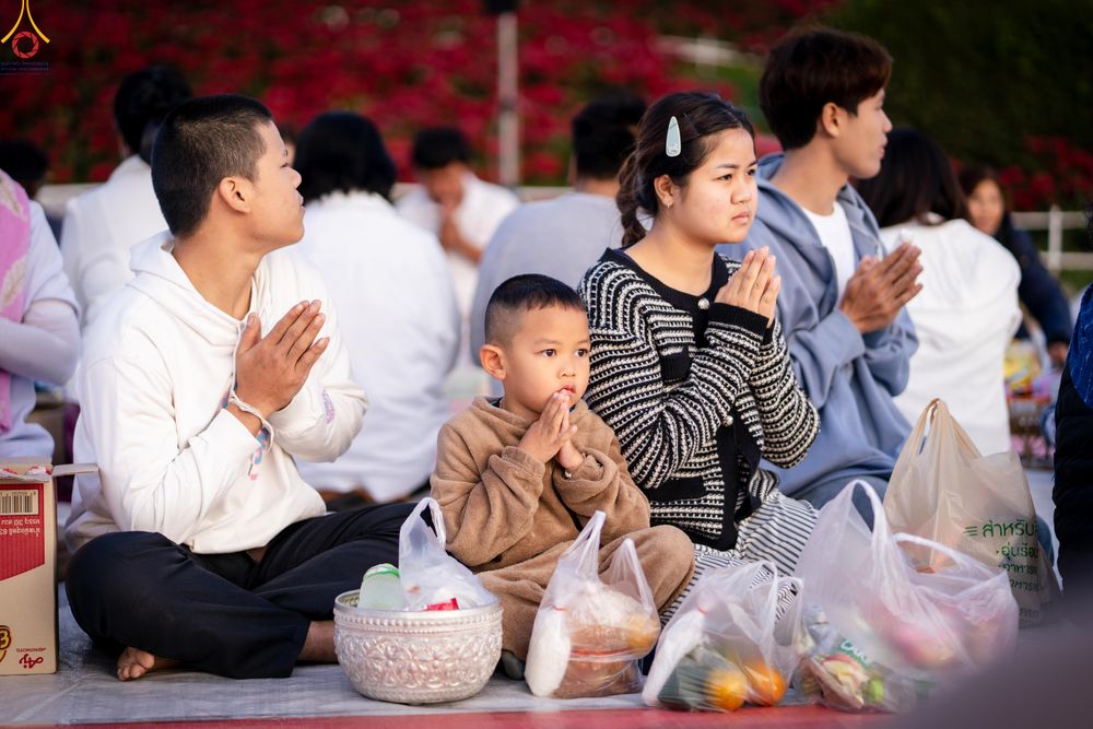 ภาพ No.281366:วันเสาร์ที่ 27 ธันวาคม พ.ศ.2568 พิธีตักบาตรพระ ๑,๐๐๐ รูป   เพื่อความเป็นสิริมงคลแก่ชีวิตและแผ่นดินไทย  มหากุศลครั้งยิ่งใหญ่แห่งปี ส่งท้ายปีเก่า ต้อนรับปีใหม่  ณ ถนนหน้าที่ว่าการอำเภอภูเรือ จังหวัดเลย