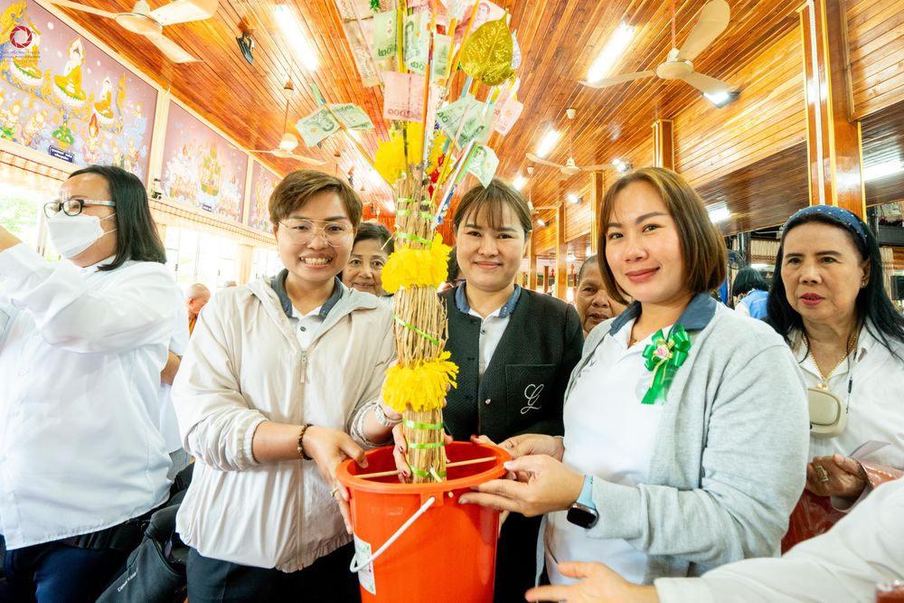 ภาพ No.293243:วันที่ 12 มกราคม พ.ศ. 2569 พิธีทอดผ้าป่าทำนุบำรุงศาสนสถาน ณ วัดคู้สลอดวุฒิโสภณ อ.ลาดบัวหลวง จ.พระนครศรีอยุธยา ในโครงการธรรมยาตรา กตัญญูบูชา มหาปูชนียาจารย์ พระมงคลเทพมุนี(สด จนฺทสโร) พระผู้ปราบมาร อนุสรณ์สถาน 7 แห่ง ปีที่ 14