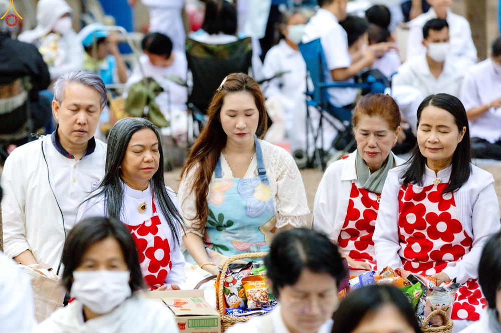 ภาพ No.289206:วันที่ 7 มกราคม พ.ศ. 2569 พิธีตักบาตรพระธรรมยาตรา ณ อนุสรณ์สถานลำดับที่ 1 สถานที่เกิดด้วยรูปกายเนื้อ อนุสรณ์สถานมหาวิหารพระมงคลเทพมุนี (โลตัสแลนด์) อ.สองพี่น้อง จ.สุพรรณบุรี ในโครงการธรรมยาตรา กตัญญูบูชา มหาปูชนียาจารย์ พระมงคลเทพมุนี(สด จนฺทสโร) พระผู้ป