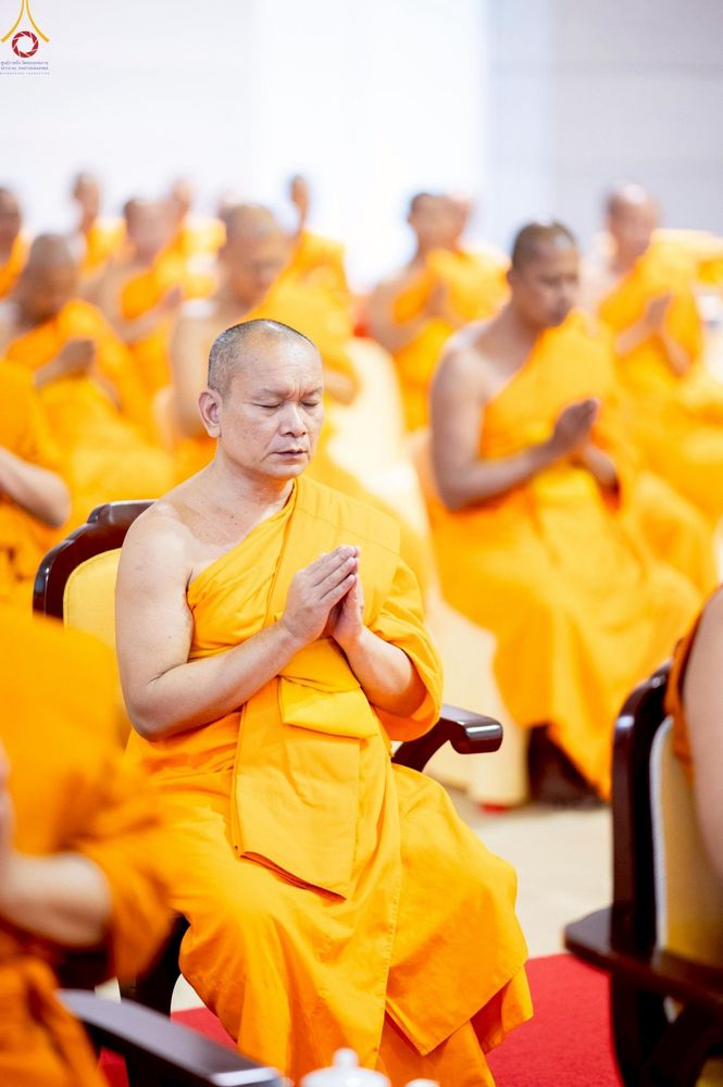 ภาพ No.233840:วันเสาร์ที่ 19 กรกฎาคม พ.ศ.2568 วันมหารำลึก ครั้งที่ 35 พิธีรำลึกถึงนักสร้างบารมี , พิธีสวดพระพุทธมนต์ , พิธีทอดผ้าบังสกุลและถวายไทยธรรม วัดพระธรรมกาย
