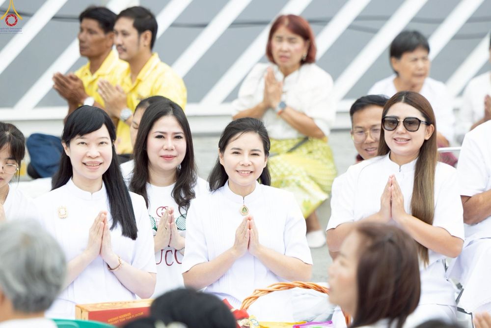 ภาพ No.241958:วันอาทิตย์ที่ 31 สิงหาคม พ.ศ. 2568 พิธีทำบุญแด่คณะสงฆ์ 122 รูป ฉลอง 121 ปี อำเภอคลองหลวง จ.ปทุมธานี เพื่อนำส่งช่วยเหลือคณะสงฆ์ 323 วัด 4 จังหวัดชายแดนภาคใต้ และช่วยเหลือประชาชนจากเหตุปะทะ แนวชายแดนไทย-กัมพูชา ณ บริเวณหน้าที่ว่าการอำเภอคลองหลวง 