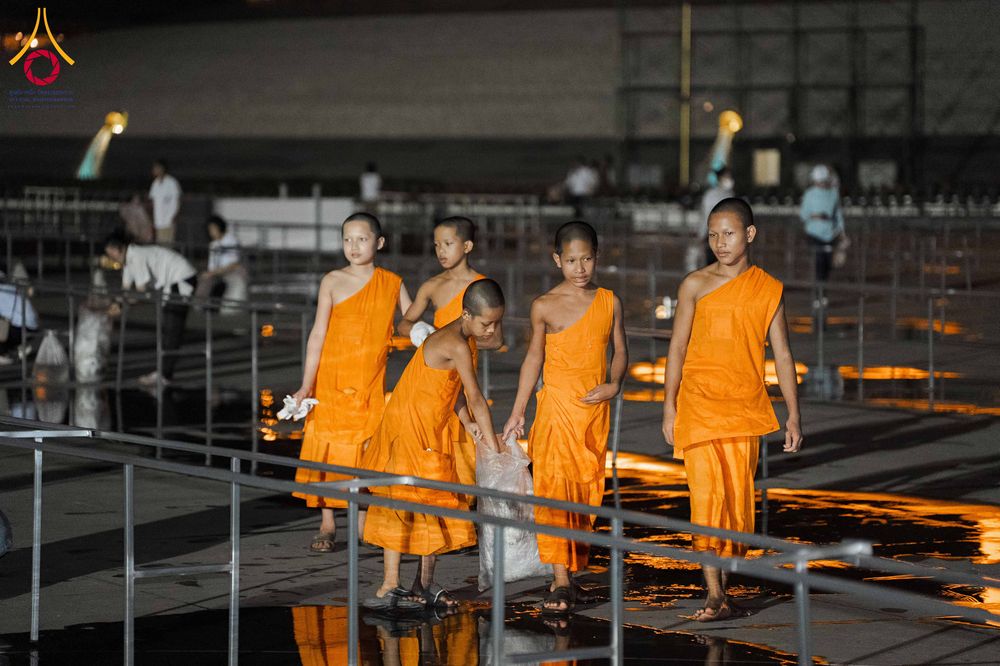 ภาพ No.326480:วันที่ 26 -27 เมษาบน พ.ศ.2569 การเก็บงานแผ่นหน้าโต๊ะที่ลานธรรม งานถวายมหาสังฆทาน 40,000 กว่าวัดทั่วประเทศ ณ ลานธรรม วัดพระธรรมกาย