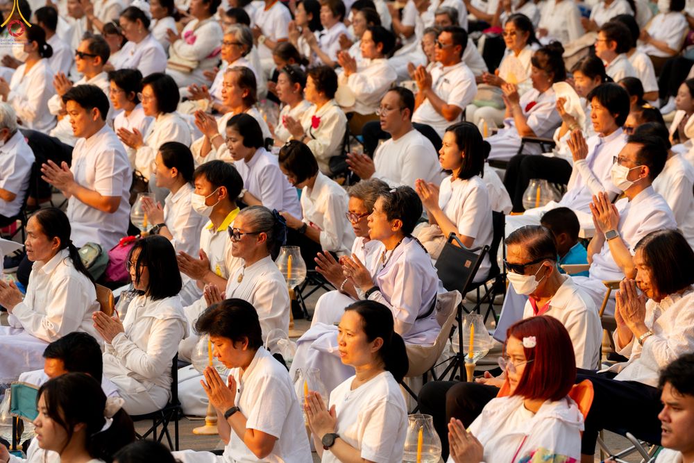 ภาพ No.296953:วันที่ 17 มกราคม พ.ศ. 2569 พิธีจุดประทีปถวายเป็นพุทธบูชา และบูชาธรรมมหาปูชนียาจารย์  ณ วัดโบสถ์บน ต.บางคูเวียง จ.นนทบุรี อนุสรณ์สถานลำดับที่ 4 สถานที่เกิดด้วยกายธรรม ในโครงการธรรมยาตรา กตัญญูบูชา มหาปูชนียาจารย์ พระมงคลเทพมุนี(สด จนฺทสโร) พระผู้ปราบมาร อ