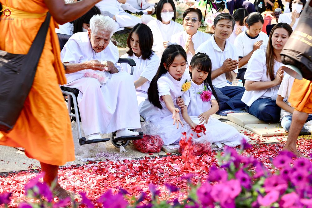 ภาพ No.305799:วันที่ 25 มกราคม พ.ศ. 2569 พิธีต้อนรับพระธรรมยาตรา วัดพระธรรมกาย(ภาพชุดที่ 3) ในโครงการธรรมยาตรา กตัญญูบูชา มหาปูชนียาจารย์ พระมงคลเทพมุนี(สด จนฺทสโร) พระผู้ปราบมาร อนุสรณ์สถาน 7 แห่ง ปีที่ 14