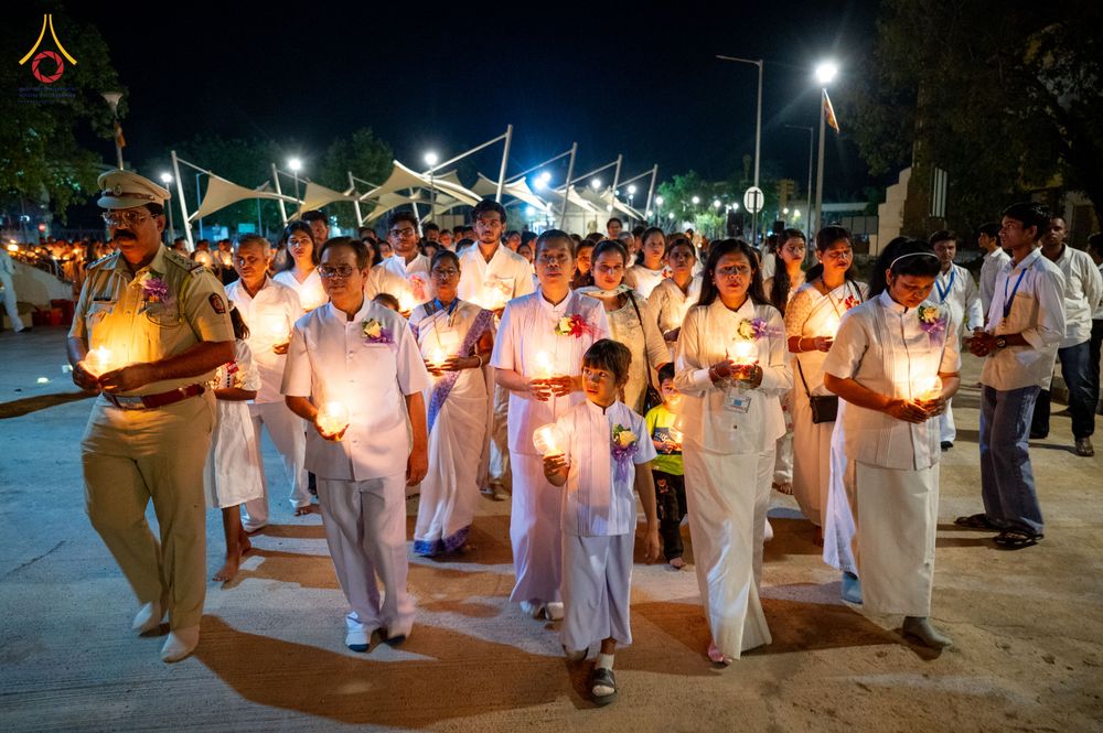 ภาพ No.321738:วันที่ 12 เมษายน พ.ศ.2569 วัดพระธรรมกาย ร่วมกับพุทธสภาแห่งอินเดีย ถวายมหาสังฆทาน 135 วัด ดร.ภีมราว รามชี อัมเบดการ์ (Dr. B.R. Ambedkar) รัฐบุรุษผู้ฟื้นฟูพระพุทธศาสนา ณ วัดพุทธสันติวันธรรมชัย เมืองนาคปูร์ รัฐมหาราษฏระ สาธารณรัฐอินเดีย