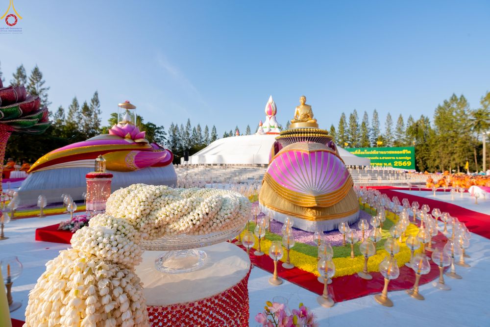 ภาพ No.291934:วันที่ 10 มกราคม พ.ศ. 2569 พิธีจุดประทีปถวายเป็นพุทธบูชา และบูชาธรรมมหาปูชนียาจารย์  ณ อนุสรณ์สถานคลองบางนางแท่น อ.สามพราน จ.นครปฐม ในโครงการธรรมยาตรา กตัญญูบูชา มหาปูชนียาจารย์ พระมงคลเทพมุนี(สด จนฺทสโร) พระผู้ปราบมาร อนุสรณ์สถาน 7 แห่ง ปีที่ 14