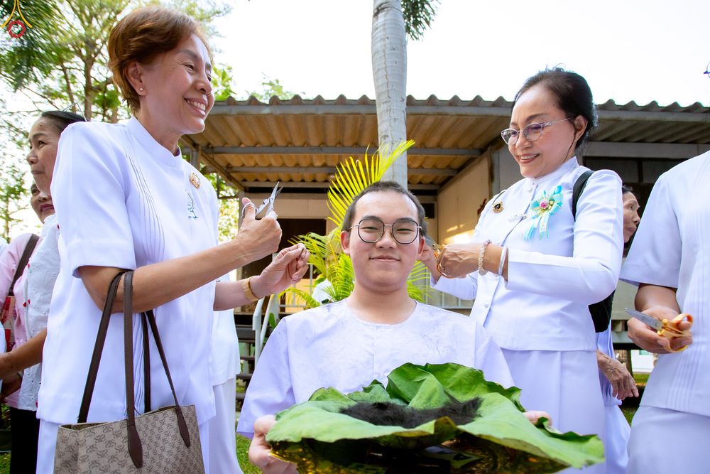 ภาพ No.319751:วันอาทิตย์ที่ 5 เมษายน พ.ศ.2569 พิธีตัดปอยผม และปลงผมนาคธรรมทายาท โครงการบรรพชาและอุปสมบทหมู่ รุ่นบูชาธรรม 82 ปี หลวงพ่อธัมมชโย