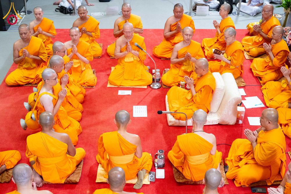 ภาพ No.286684:วันเสาร์ที่ 12 กรกฏาคม พ.ศ.2568 พิธีบรรพชาอุปสมบท  โครงการบรรพชาอุปสมบทหมู่ ธรรมทายาทนานาชาติ(ภาคภาษาจีน), โครงการบรรพชาสามเณร โรงเรียนนานาชาติ รุ่นที 14