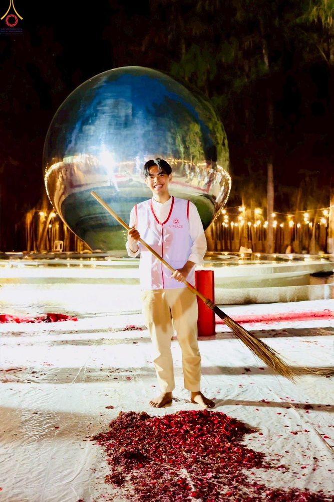 ภาพ No.296341:ภาพเบื้องหลังอาสาสมัครรวมใจ ชุดที่ 2 ในโครงการธรรมยาตรา กตัญญูบูชา มหาปูชนียาจารย์ พระมงคลเทพมุนี(สด จนฺทสโร) พระผู้ปราบมาร อนุสรณ์สถาน 7 แห่ง ปีที่ 14