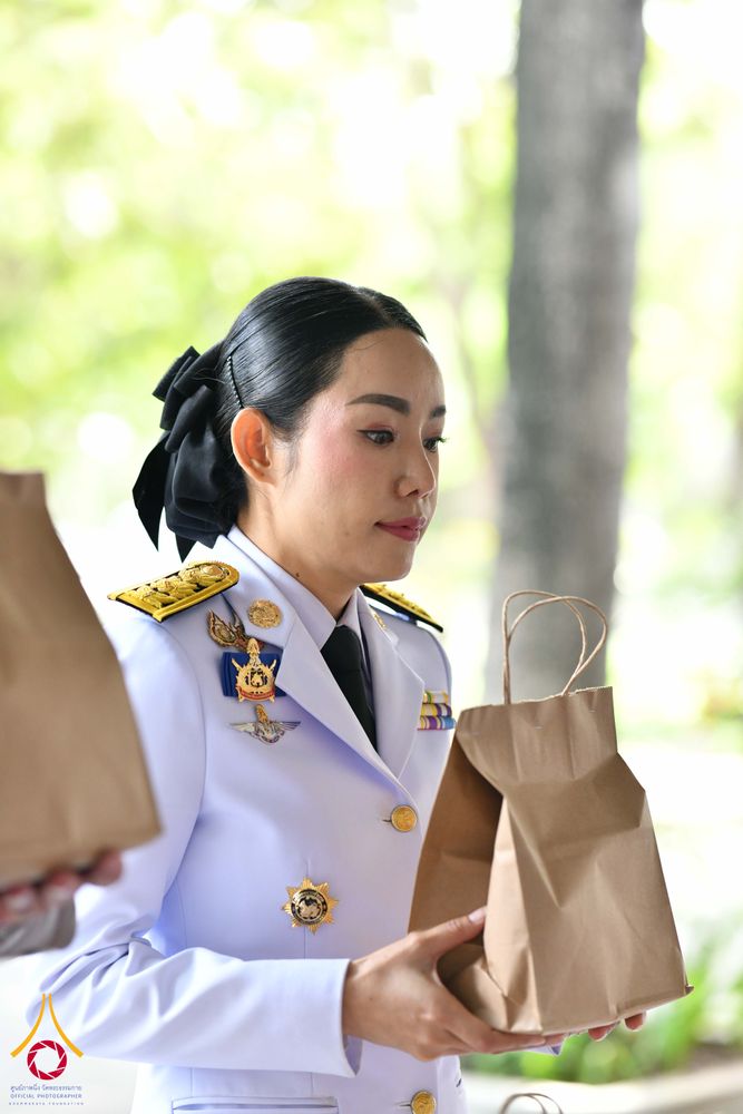 ภาพ No.344271:วันที่ 12 สิงหาคม พ.ศ. 2569  พสกนิกรชาวอำเภอคลองหลวง พร้อมใจร่วมพิธีสวดพระพุทธมนต์และทำบุญตักบาตรถวายพระราชกุศล เนื่องในวันคล้ายวันพระราชสมภพ สมเด็จพระบรมราชชนนีพันปีหลวง และวันแม่แห่งชาติ 12 สิงหาคม 2569