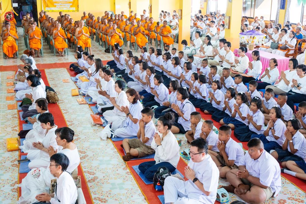 ภาพ No.192175:พิธีทอดผ้าป่าทำนุบำรุงศาสนสถาน ณ วัดนราภิรมย์ ตำบลนราภิรมย์ อำเภอบางเลน จังหวัดนครปฐม ในโครงการธรรมยาตรา กตัญญูบูชา มหาปูชนียาจารย์ พระมงคลเทพมุนี(สด จนฺทสโร) พระผู้ปราบมาร อนุสรณ์สถาน 7 แห่ง ปีที่ 13 วันที่ 9 มกราคม พ.ศ. 2568