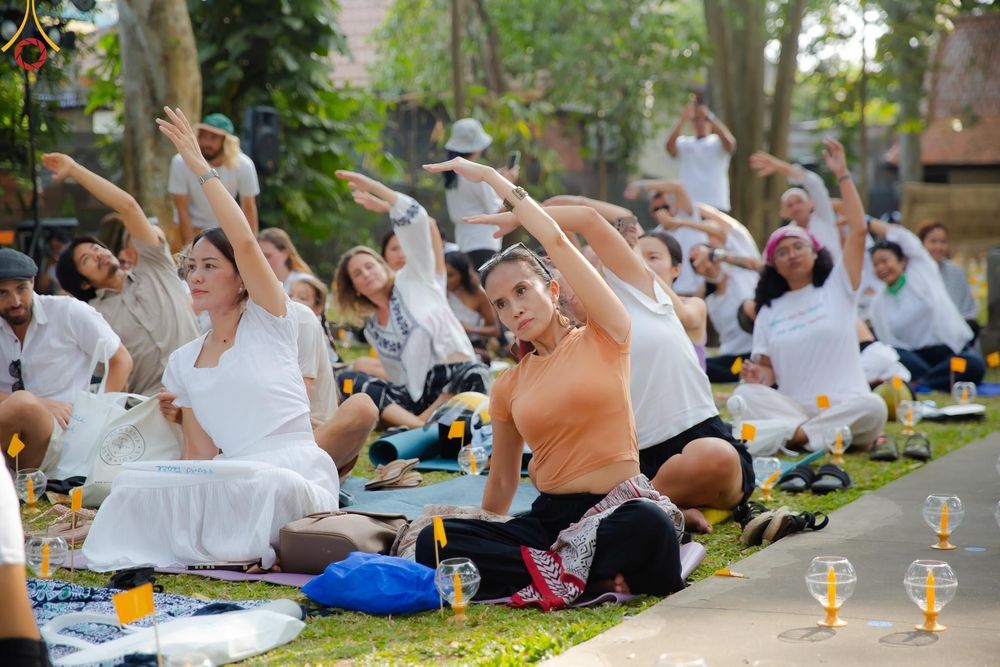 ภาพ No.156426:วัดพุทธบาหลีและวัดพระธรรมกาย จัดปฏิบัติธรรมนานาชาติ 1,151 คนจาก 78 ประเทศ ใน "วันสันติภาพสากล" ณ บาหลี อินโดนีเซีย วันเสาร์ที่ 21 กันยายน พ.ศ. 2567 เวลา 16.00-21.00 น. ณ พิพิธภัณฑ์ ARMA เมืองอูบุด จังหวัดบาหลี ประเทศอินโดนีเซีย