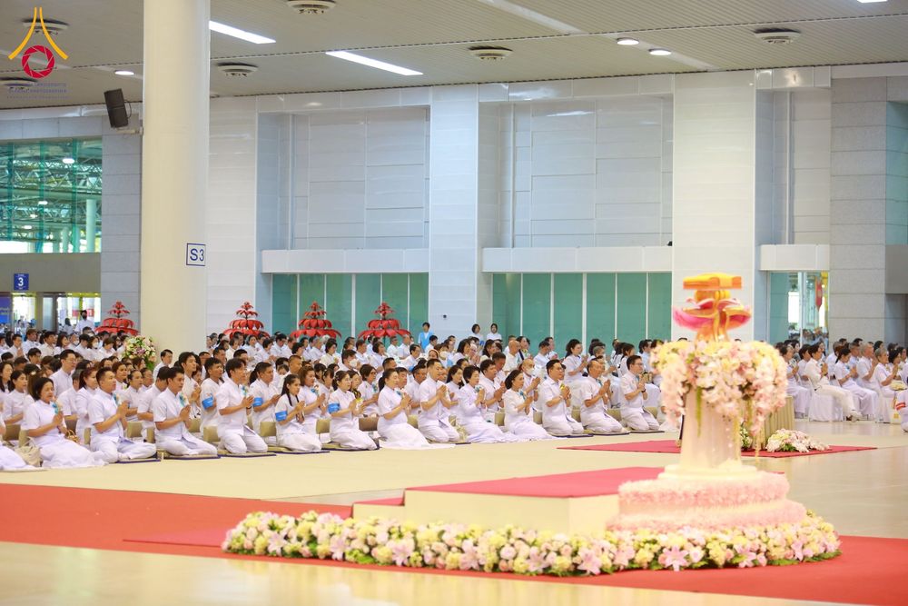 ภาพ No.264343:วันอาทิตย์ที่ 2 พฤศจิกายน พ.ศ. 2568 พิธีบูชาข้าวพระ ณ สภาธรรมกายสากล วัดพระธรรมกาย