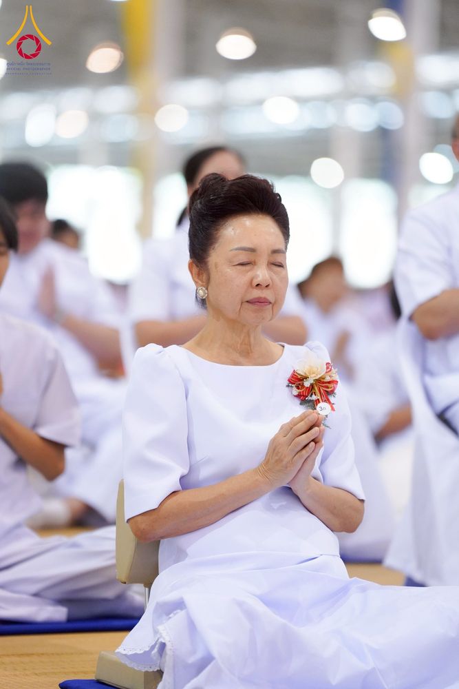 ภาพ No.258172:วันอาทิตย์ที่ 5 ตุลาคม พ.ศ. 2568 พิธีบูชาข้าวพระ ณ สภาธรรมกายสากล วัดพระธรรมกาย