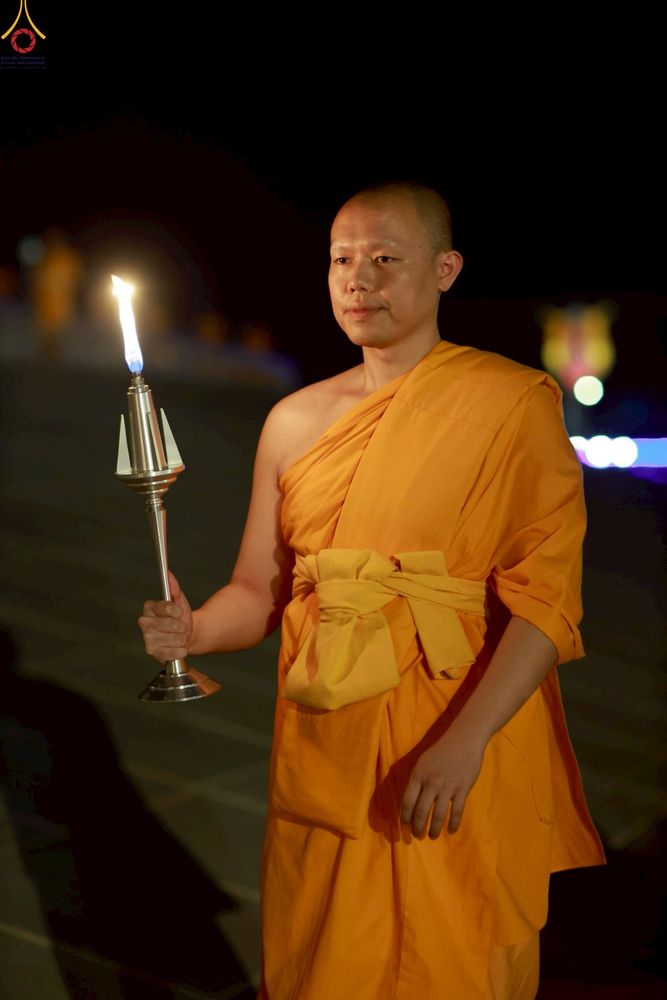 ภาพ No.253678:วันที่ 10 ตุลาคม พ.ศ. 2568 พิธีจุดประทีปบูชาพระผู้ปราบมาร, พิธีจุดประทีปบนพระมหาธรรมกายเจดีย์  20,000 ดวง เนื่องในวันคล้ายวันเกิดครบรอบ 141 ปี พระมงคลเทพมุนี (สด จนฺทสโร)