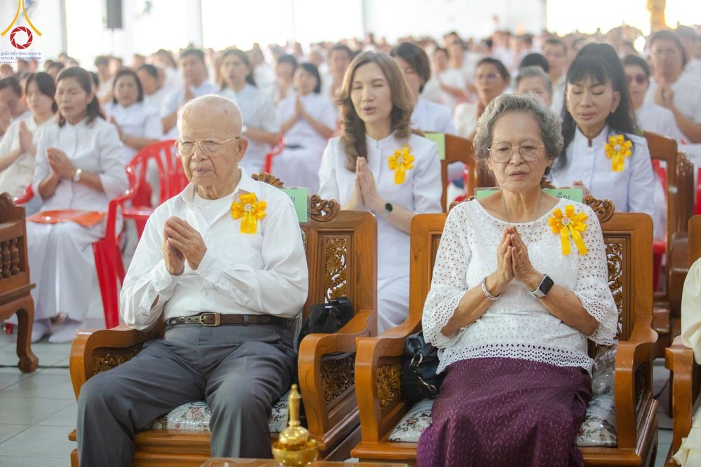 ภาพ No.162773:โครงการกฐินสามัคคีทั่วไทย 30,000 วัด บูชาธรรม 80 ปี หลวงพ่อธัมมชโย โดย คณะศิษยานุศิษย์วัดพระธรรมกาย ณ วัดโบสถ์บน จ.นนทบุรี วันที่ 19 ตุลาคม พ.ศ. 2567