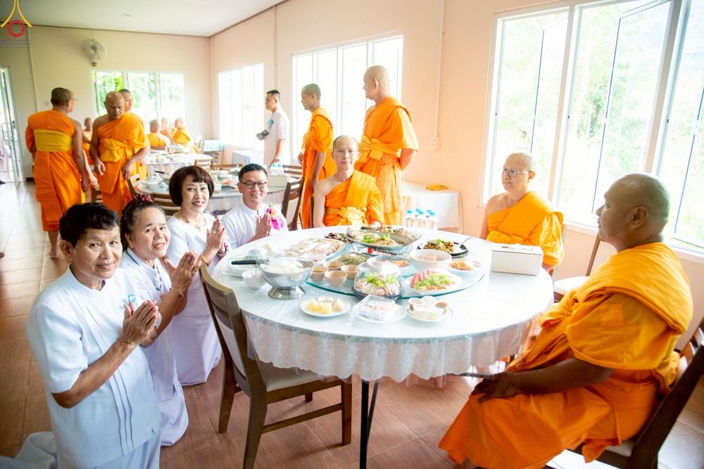 ภาพ No.261026:วันอังคารที่ 14 ตุลาคม พ.ศ. 2568 พิธีทอดกฐินสามัคคี "สร้างองค์พระเจดีย์เพื่อสร้างสันติภาพโลก" ขนาดหน้าตัก 10 เมตร ณ ศูนย์ปฏิบัติธรรมระยอง(บ้านช่องลม) ตำบลบางบุตร อำเภอบ้านค่าย จังหวัดระยอง