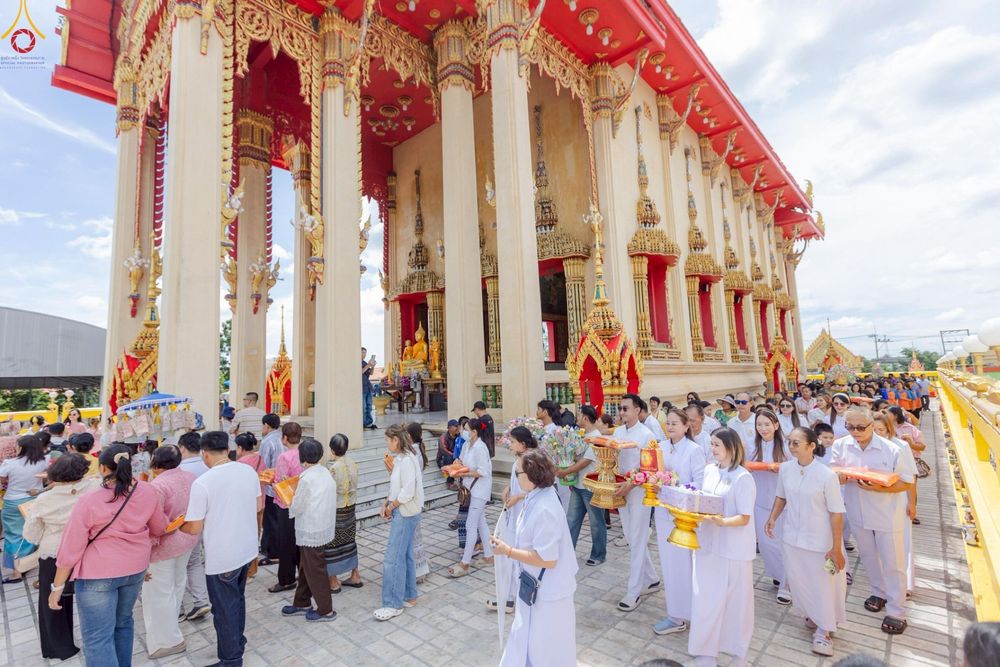ภาพ No.250939:วันพุธที่ 8 ตุลาคม พ.ศ. 2568 พิธีทอดกฐินสามัคคีทั่วไทย 30,000 วัด โดยคณะศิษยานุศิษย์ บูชาธรรม 81 ปี หลวงพ่อธัมมชโย ณ วัดคลองตันราษฎร์บำรุง อ. บ้านแพ้ว จ. สมุทรสาคร