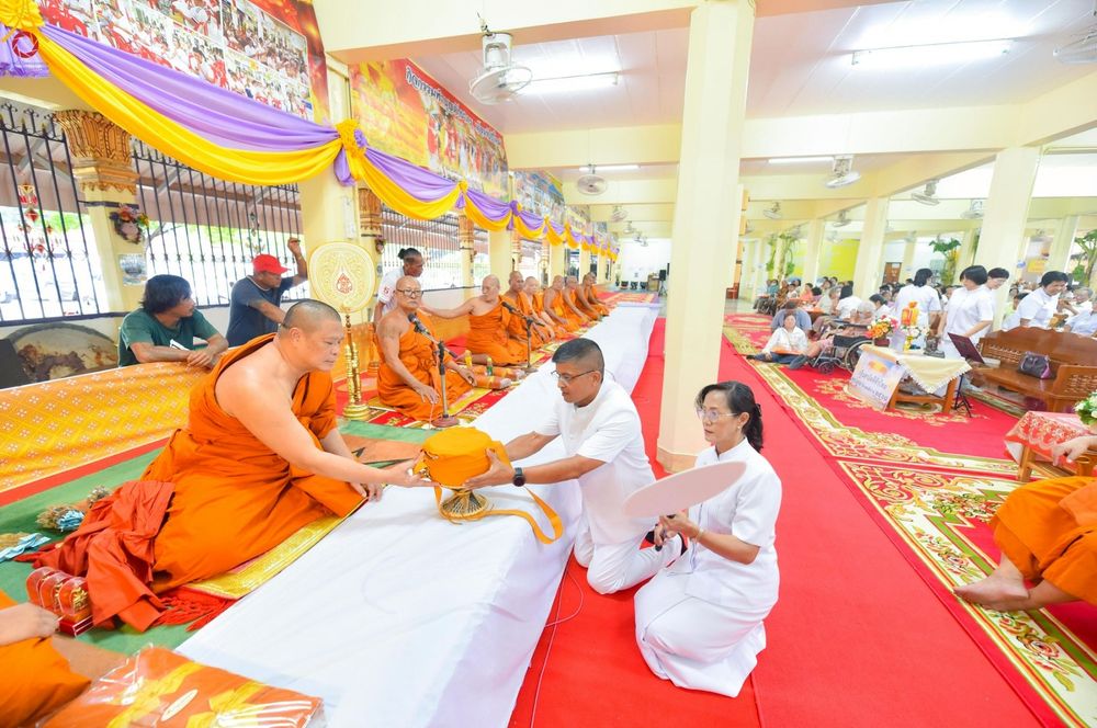 ภาพ No.251982:วันที่ 11 ตุลาคม พ.ศ. 2568 พิธีทอดกฐินสามัคคีทั่วไทย 30,000 วัด โดยคณะศิษยานุศิษย์ บูชาธรรม 81 ปี หลวงพ่อธัมมชโย ณ วัดหนองเสือ ต.หนองดินแดง อ.เมือง จ.นครปฐม
