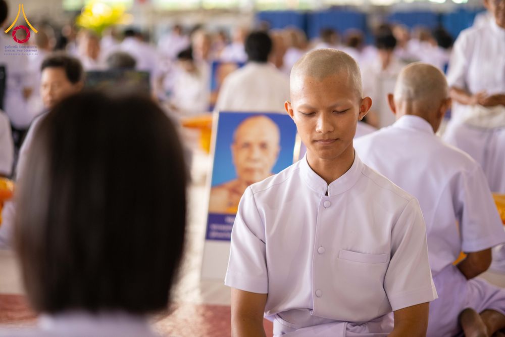 ภาพ No.321286:วันเสาร์ที่ 11 เมษายน พ.ศ.2569 พิธีขอขมาและมอบผ้าไตร โครงการอุปสมบทหมู่ บูชาธรรมหลวงพ่อธัมมชโย พ.ศ.2569 โครงการอุปสมบทหมู่ธรรมทายาท ระดับอุดมศึกษา รุ่น 53 (ภาคฤดูร้อน) ณ วัดพระธรรมกาย ปทุมธานี