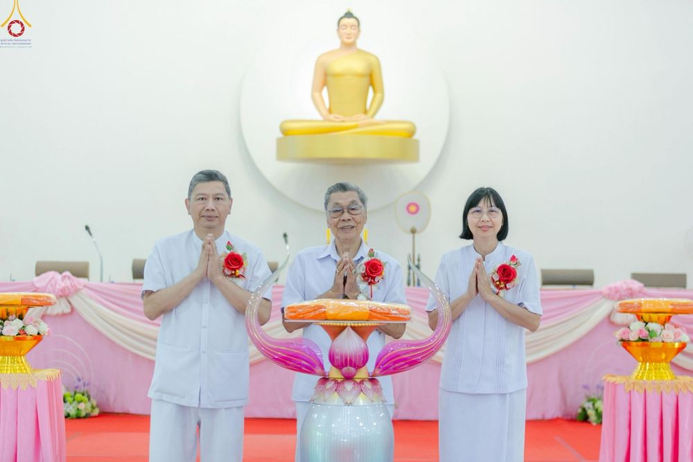 ภาพ No.246825:วันอาทิตย์ที่ 14 กันยายน พ.ศ. 2568 พิธีทอดผ้าป่า ซื้อดิน ปรับพื้นที่ลานธรรม  และพิธีกลั่นแผ่นดิน โปรยทราย สถาปนาองค์พระเจดีย์ เพื่อสร้างสันติภาพโลก  ณ ศูนย์ปฏิบัติธรรมสระบุรี อ.พระพุทธบาท จ.สระบุรี