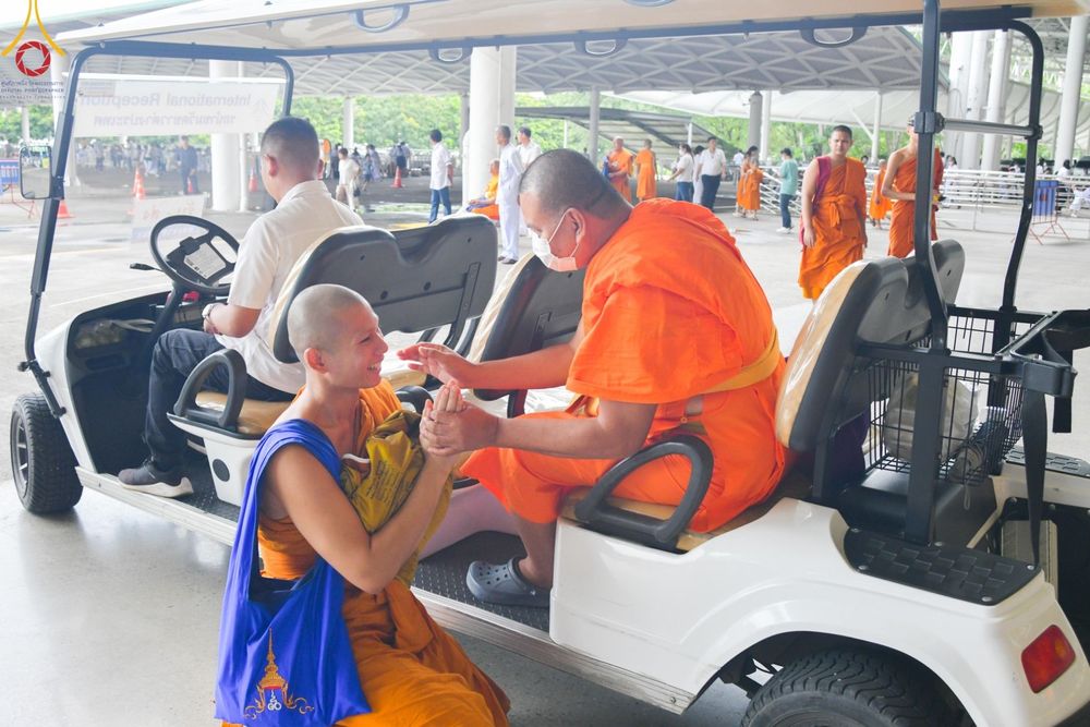 ภาพ No.146752:การต้อนรับพระสังฆาธิการ 2,000 กว่าวัดทั่วประเทศ และพิธีบูชาข้าวพระ เนื่องในวันสมาธิโลก วันอาทิตย์ที่ 4 สิงหาคม พ.ศ. 2567 ณ สภาธรรมกายสากล วัดพระธรรมกาย